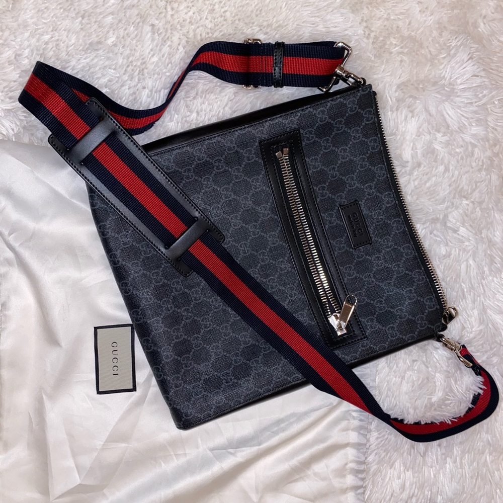 Gucci men’s sidebag